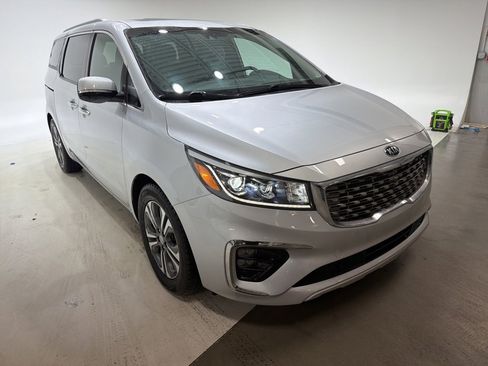 Used 2019 Kia Sedona SX image 3