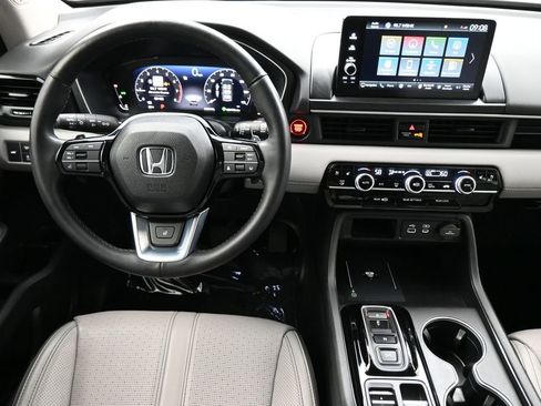 Used 2024 Honda Pilot Elite image 6