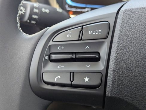 New 2025 Hyundai Venue Limited image 19