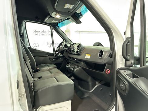 New 2025 Mercedes-Benz Sprinter 2500 image 10
