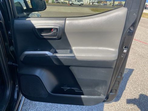 Used 2018 Toyota Tacoma SR5 image 16