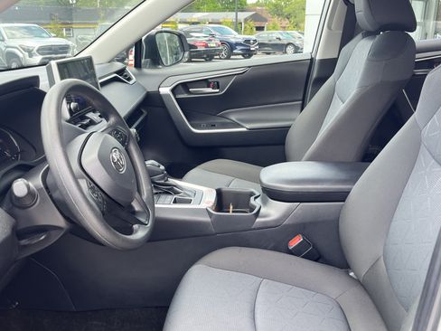 Certified 2025 Toyota RAV4 XLE AWD/4WD image 5