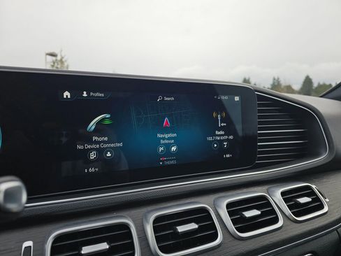 Used 2021 Mercedes-Benz GLE 350 4MATIC w/ AMG Line Exterior image 28