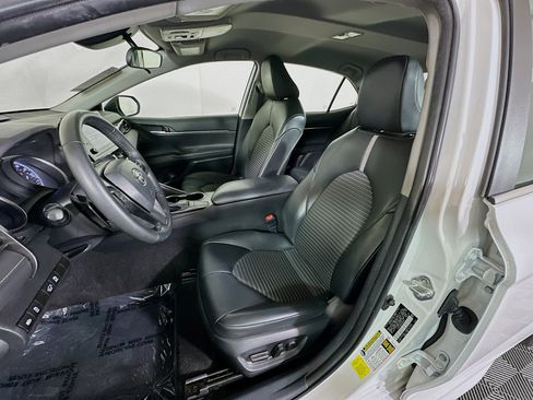 Used 2023 Toyota Camry SE FWD image 11
