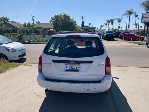 Used 2005 Ford Focus SE FWD image 4