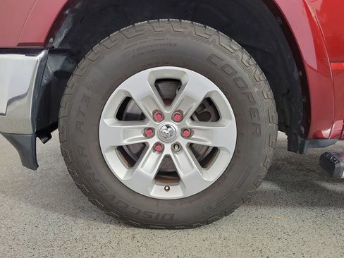 Used 2019 RAM 1500 Laramie AWD/4WD image 10