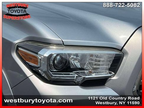 Used 2017 Toyota Tacoma TRD Sport w/ Tow Package AWD/4WD image 13