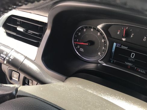 Used 2019 GMC Acadia SLE w/ GMC Pro Grade Package AWD/4WD image 19