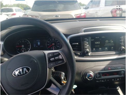 Used 2019 Kia Sorento AWD V6 image 7
