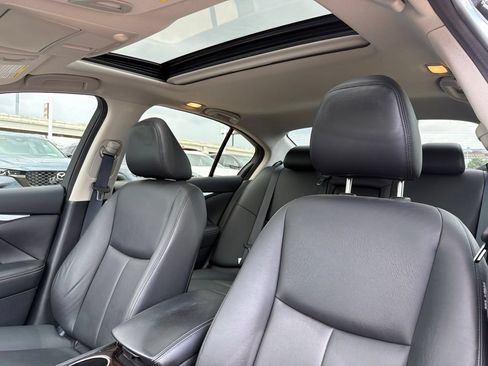 Used 2018 INFINITI Q50 Luxe w/ Cargo Package (L95) RWD image 10