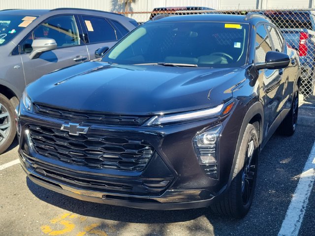 Used 2025 Chevrolet Trax ACTIV w/ Driver Confidence Package FWD image 4