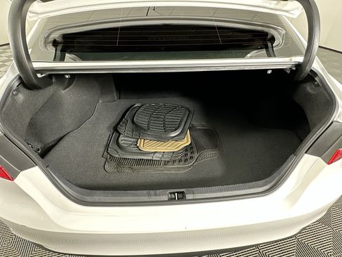 Used 2020 Toyota Camry XLE w/ Carpet Mat Package FWD image 28
