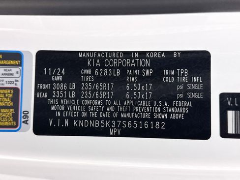 Certified 2025 Kia Carnival image 40