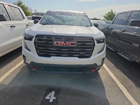 Used 2025 GMC Acadia AT4 AWD/4WD image 2