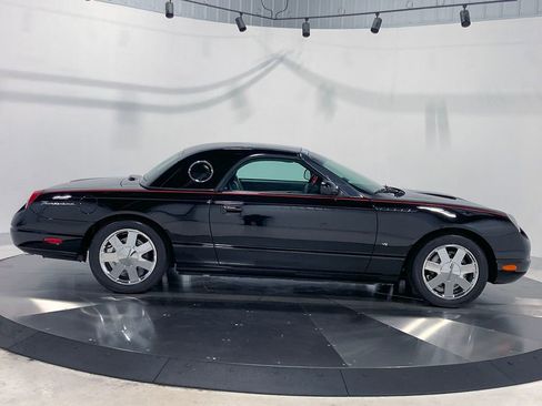 Used 2003 Ford Thunderbird image 33