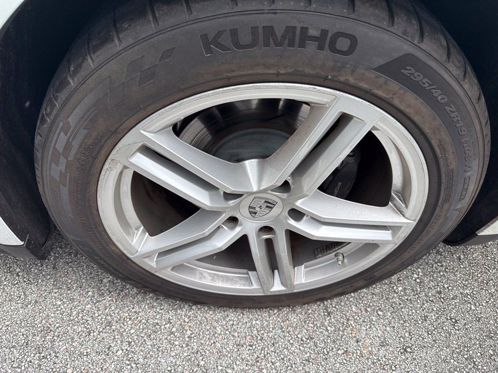 Certified 2025 Porsche Panamera RWD image 29