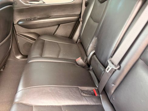 Used 2018 Cadillac XT5 Luxury FWD image 15