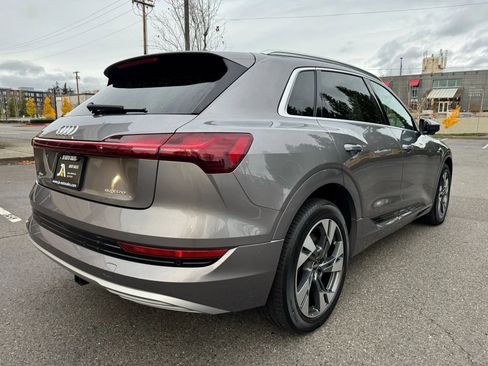 Used 2021 Audi e-tron Premium Plus w/ Premium Plus Package image 10