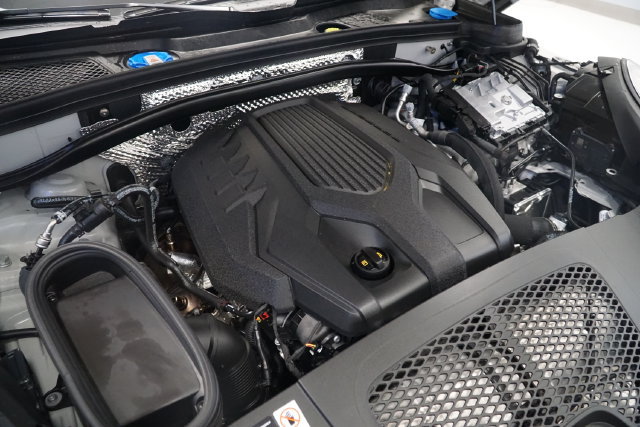 Certified 2026 Porsche Macan AWD/4WD image 14
