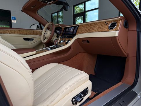 Used 2023 Bentley Continental GT Mulliner AWD/4WD image 34