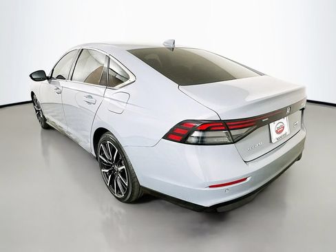 Used 2023 Honda Accord Touring image 7