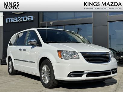 Used 2015 Chrysler Town & Country Touring-L w/ Driver Convenience Group