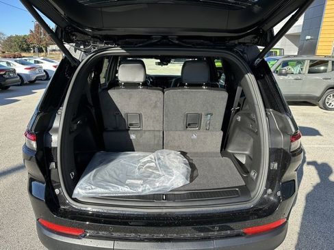 New 2025 Jeep Grand Cherokee L Altitude image 10