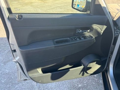 Used 2011 Jeep Liberty Sport image 13