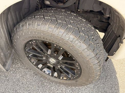 Used 2018 Nissan Titan SL w/ Midnight Edition image 29