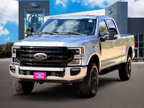 Certified 2022 Ford F250 Lariat w/ Tremor Off-Road Package image 3