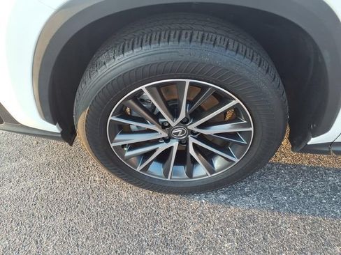 Used 2024 Lexus NX 250 FWD image 4