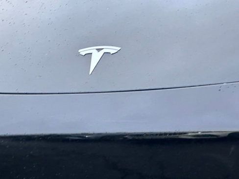 Used 2022 Tesla Model Y Performance image 4