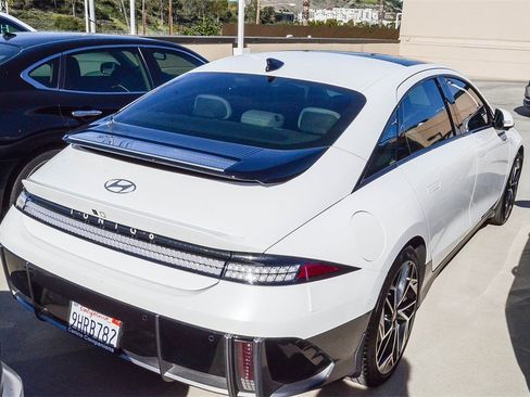 Used 2023 Hyundai Ioniq 6 Limited image 4