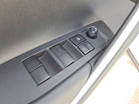 Certified 2024 Toyota Corolla Cross LE image 14