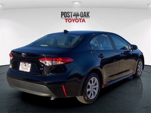 Used 2025 Toyota Corolla LE image 7