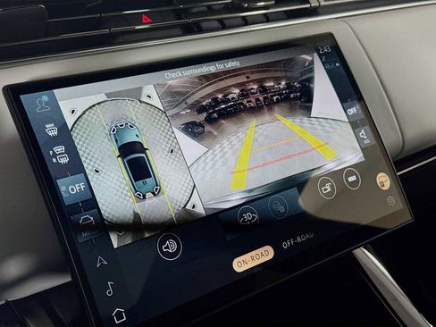 Used 2024 Land Rover Range Rover Sport SE image 17