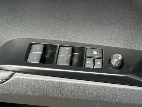 Used 2025 Toyota Camry XSE FWD image 13