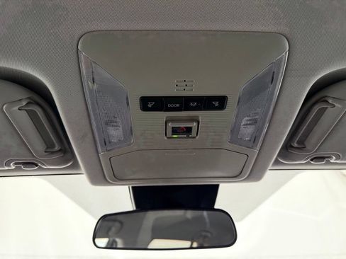 Used 2025 Toyota RAV4 XLE FWD image 38