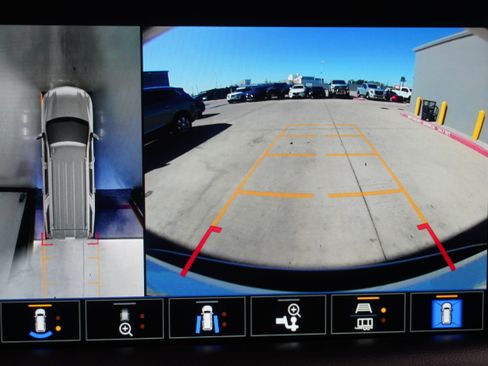 Used 2023 Chevrolet Tahoe LT w/ Luxury Package image 20