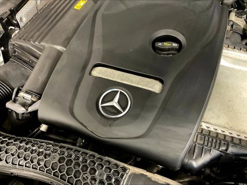 Used 2018 Mercedes-Benz GLC 300 4MATIC image 32