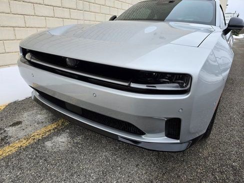 Used 2024 Dodge Charger Daytona Scat Pack w/ Plus Group AWD/4WD image 12