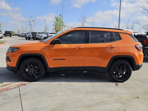 New 2026 Jeep Compass Latitude image 2