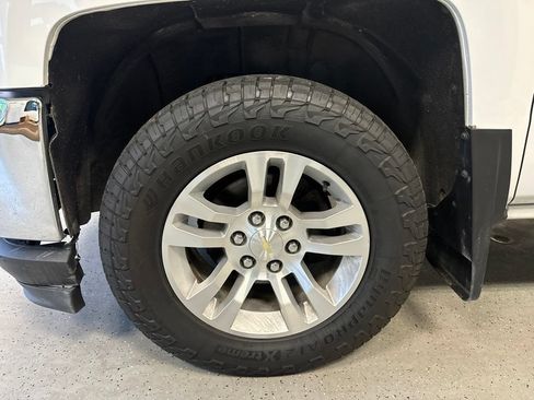 Used 2018 Chevrolet Silverado 1500 LT w/ All Star Edition AWD/4WD image 4