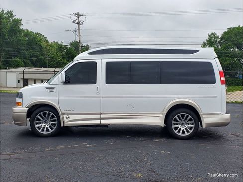 Used 2021 GMC Savana 2500 RWD image 22
