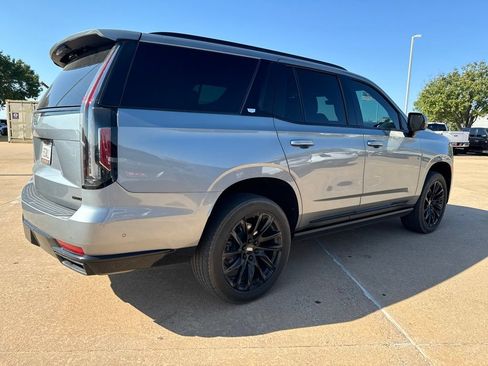 Used 2023 Cadillac Escalade Sport Platinum w/ LPO, ONYX Package AWD/4WD image 3