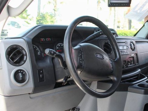 Used 2019 Ford E-350 and Econoline 350 Super Duty image 19