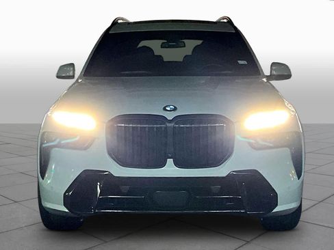 Used 2024 BMW X7 xDrive40i w/ M Sport Package AWD/4WD image 3
