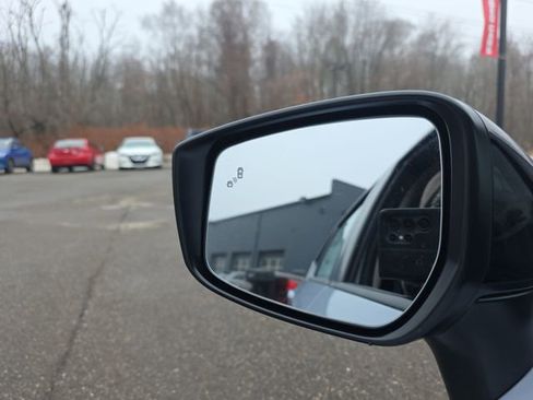 New 2025 Nissan Versa SR w/ Trunk Package image 30