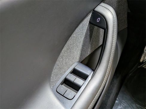 Used 2021 Tesla Model S Plaid image 19