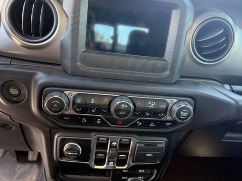 Used 2020 Jeep Gladiator Sport w/ Quick Order Package 24S AWD/4WD image 16